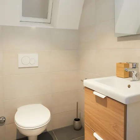 Bright 1 Bedroom - Next To Public Transports - Rn18-4 * Prilly