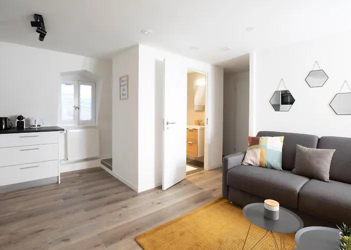 Bright 1 Bedroom - Next To Public Transports - Rn18-4 *