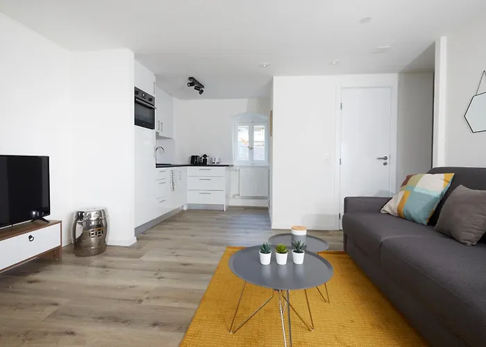 Bright 1 Bedroom - Next To Public Transports - Rn18-4